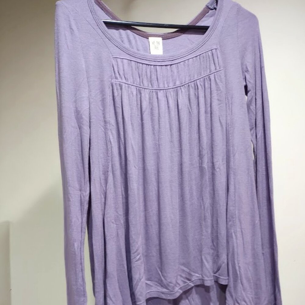 WE THE FREE LIGHT PLUM COLORED BLOUSE GATHERED ACROSS BODICE LONG SLEEVE XS